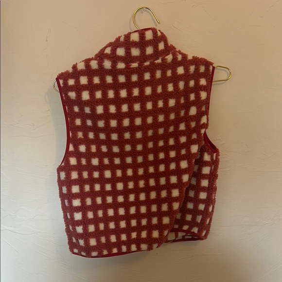 Red and White Checkered Fleece Vest - Picture 4 of 5